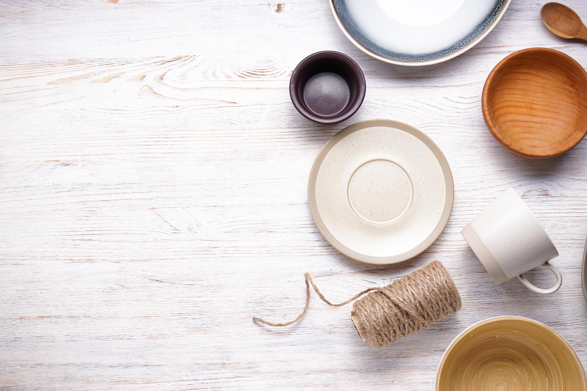 Workshop table with utensils and plates